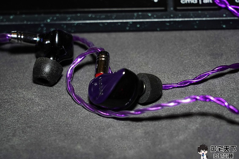 開箱｜COZOY D1 入耳式可換線耳機 - 用料超值，好推又可換線的平價動圈之作！