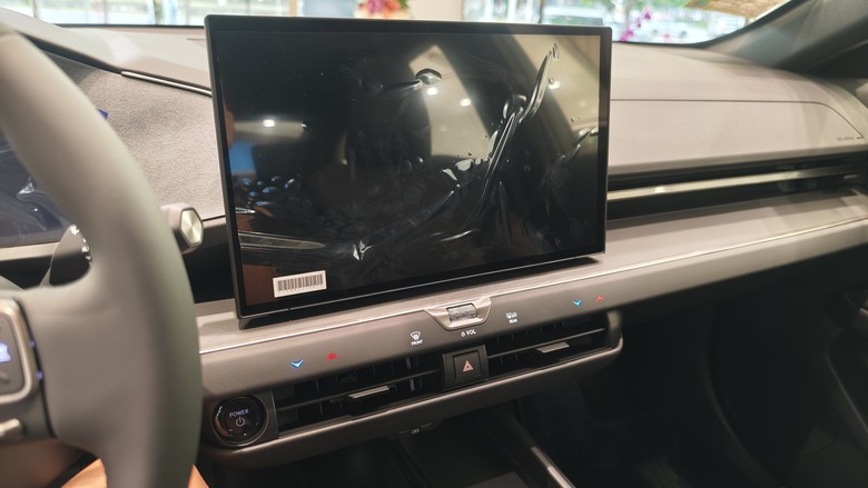 趕在第一天來欣賞All New Lexus ES300h的心得分享