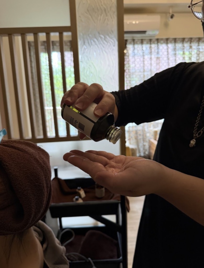 高雄頭皮護理推薦｜渼麗地有機髮型沙龍：一對一寵上天服務，找回頭髮呼吸的真實感。