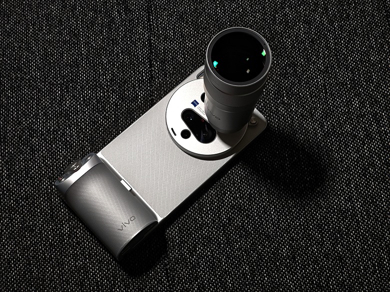 【開箱】陸版 VIVO X300 Ultra +手柄套裝 +G2 Ultra增距鏡