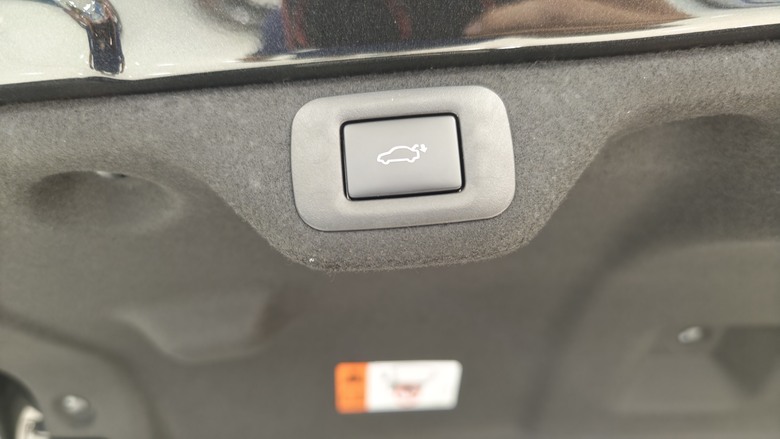 趕在第一天來欣賞All New Lexus ES300h的心得分享