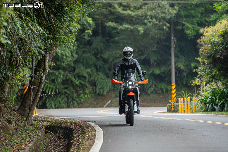 點我看大圖 KTM 390 Adventure R 試駕|橘火燎原,笑傲千山!