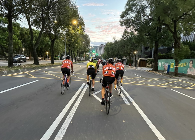 2022跟著SCC車隊-賴神逆騎如來神掌,KHS vitamin S陪我神掌初體驗