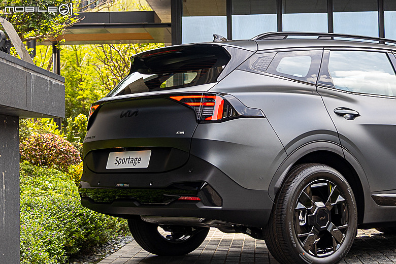 Kia 小改款 Sportage 1.6 Turbo-Hybrid 試駕報導｜渦輪油電初登場，動力油耗大躍進！