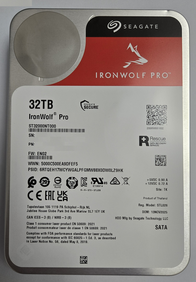 【開箱簡測】Seagate NAS (那嘶狼) IronWolf Pro 32TB ST32000NT000 硬碟效能簡測 (圖多)