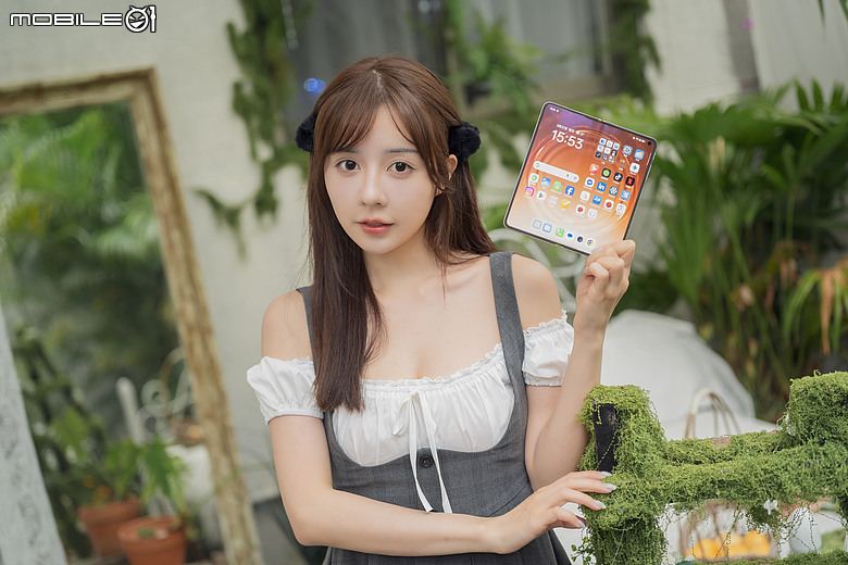 OPPO Find N6 展開與摺疊形態對比，展現全能旗艦風範