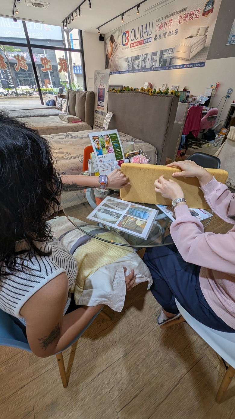 【開箱】MIT 床墊工廠「二度焠火」獨立筒？品牌床墊代工源頭！可以拉開看內材的台南床墊門市｜歐寶床墊