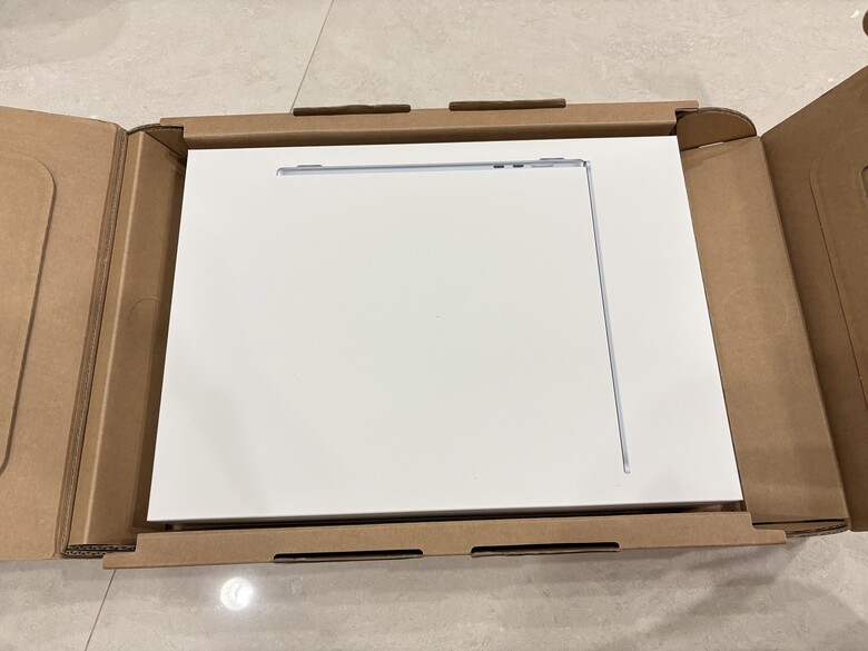 MacBook Air M5 15 吋開箱｜從舊 MacBook Pro 跨越了一個時代的換機