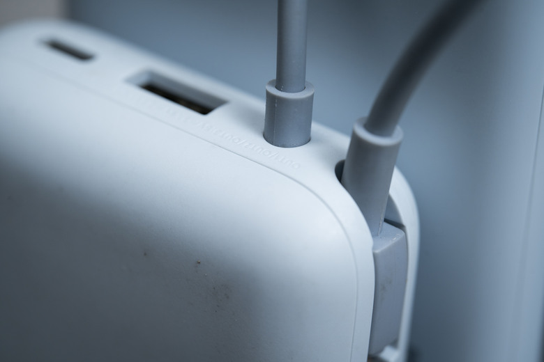 【開箱測試】Xiaomi 自帶線行動電源 20000 67W 你想買來充筆電?先等等