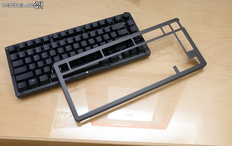 HP 無線三模＋熱插拔 HyperX Alloy Rise RGB 75 Wireless