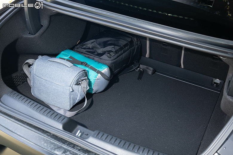 Mercedes-Benz CLA 250+ 電耗測試&試駕|不只有大螢幕與帥氣外觀,還有實測超過650公里的續航力!