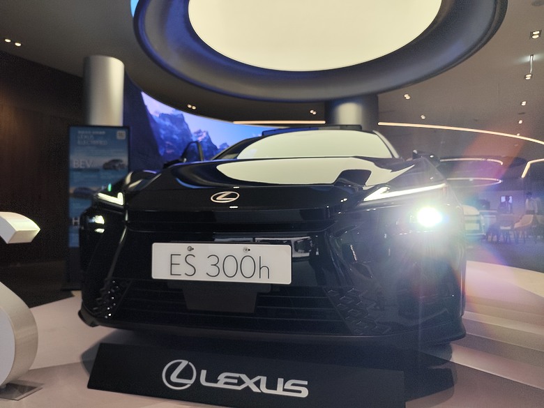 2026 LEXUS ES300H 新車展間直擊!!