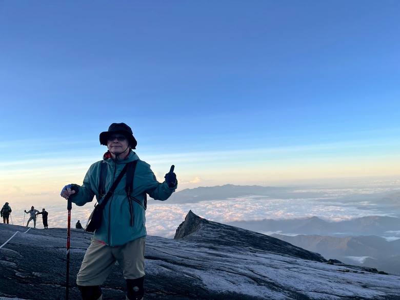 一神, 二玉, 三富士山~ 1,2,3準備出國去爬山 ! 3,2,1 自我挑戰好得意 !