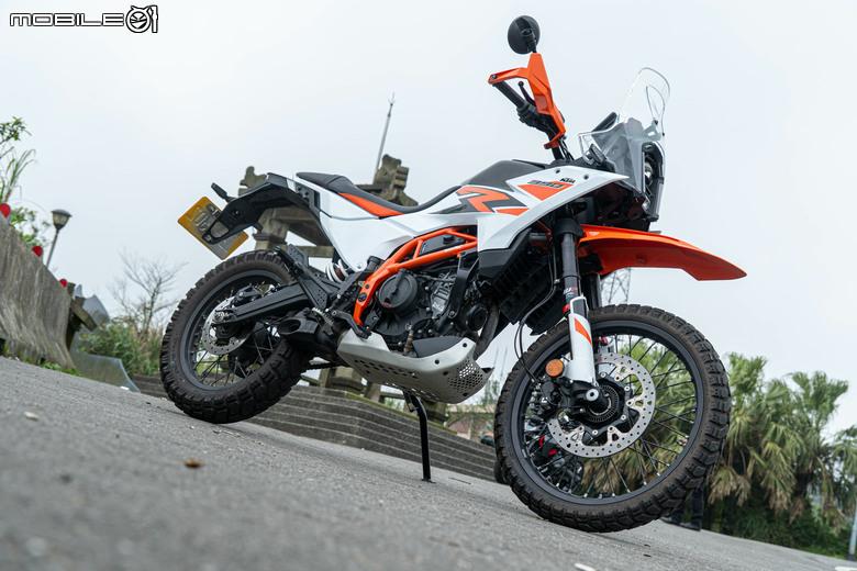 點我看大圖 KTM 390 Adventure R 試駕|橘火燎原,笑傲千山!
