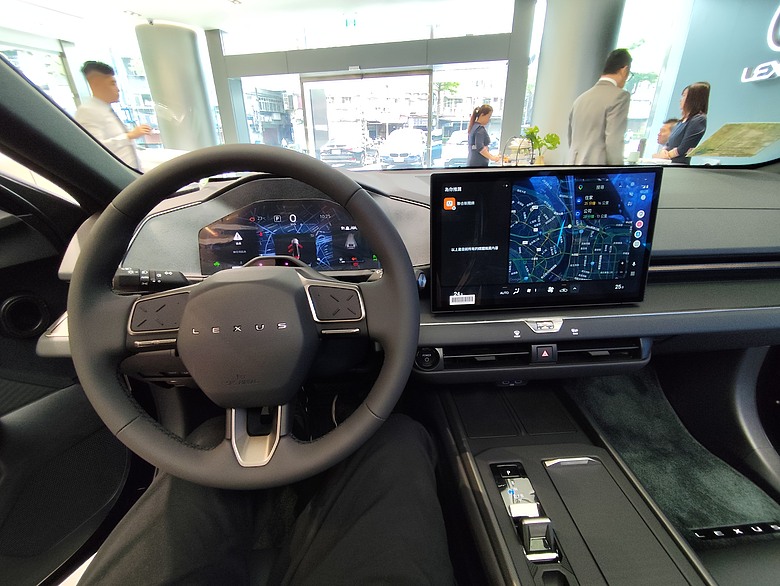 2026 LEXUS ES300H 新車展間直擊!!