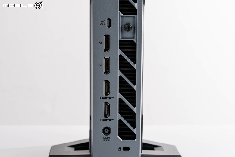 ROG GR70 小型電競桌機開箱實測 搭配最強 AMD 9955X3D 處理器的迷你巨人