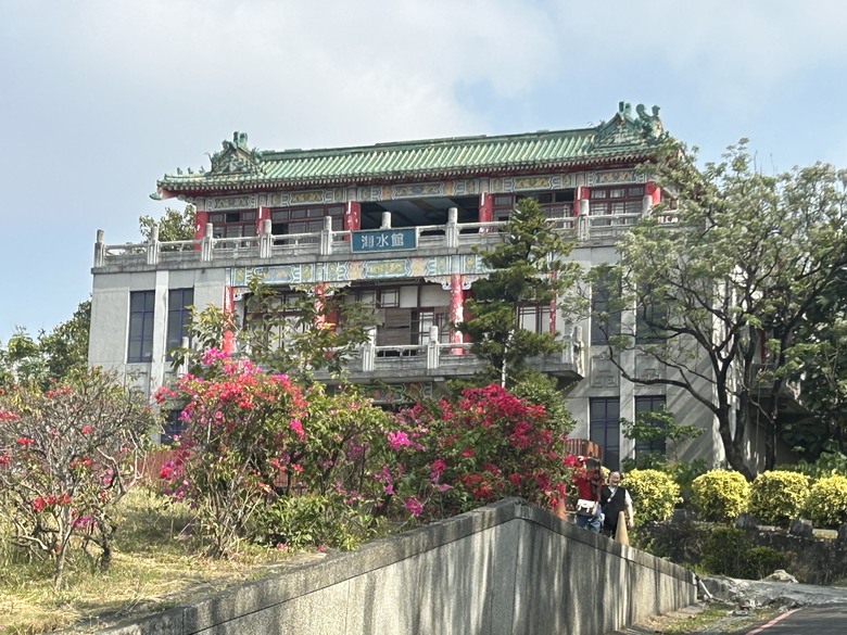 「 兩 鐵 列 車 」 騎 遊 高 雄 果 嶺 自 然 公 園