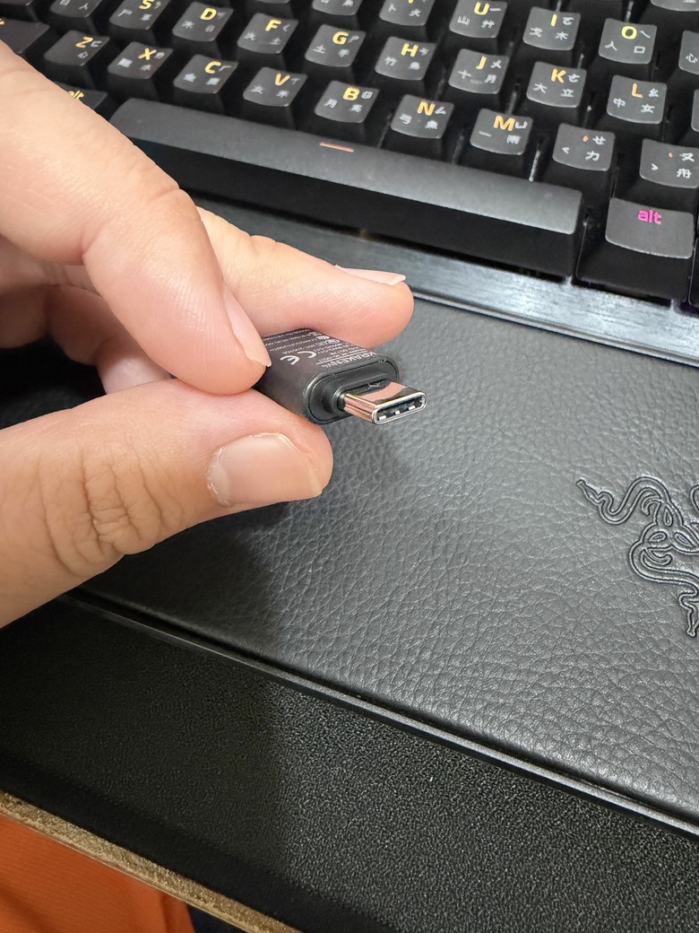 插上Type C 2.4G 電腦時區跟位置跑掉