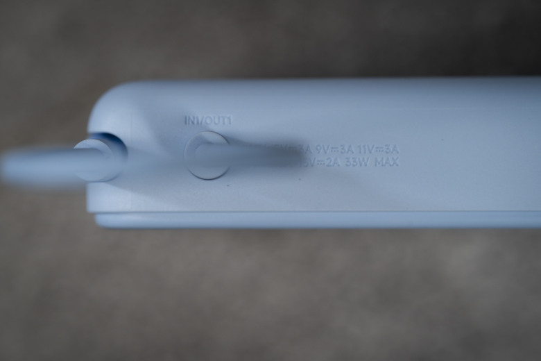 【開箱測試】Xiaomi 磁吸支架行動電源 10000 7.5W ｜磁吸、支架、自帶線一次到位