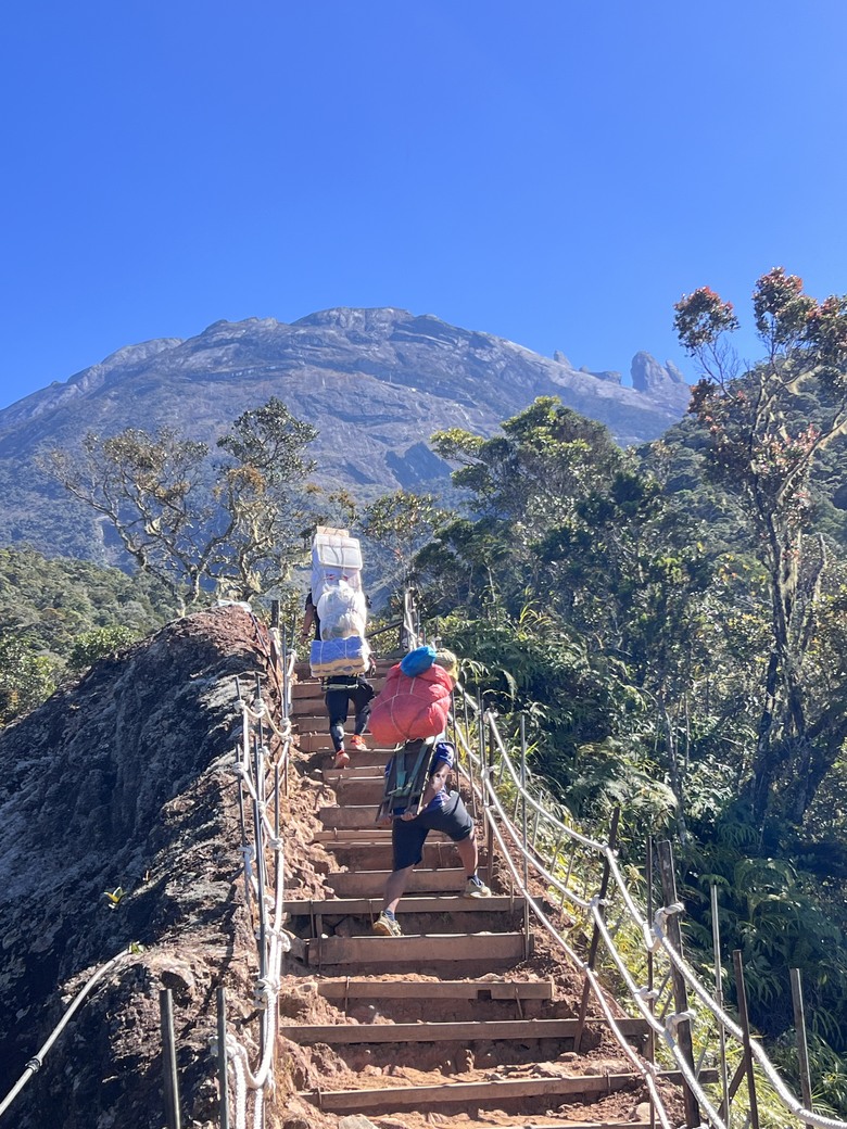 一神, 二玉, 三富士山~ 1,2,3準備出國去爬山 ! 3,2,1 自我挑戰好得意 !