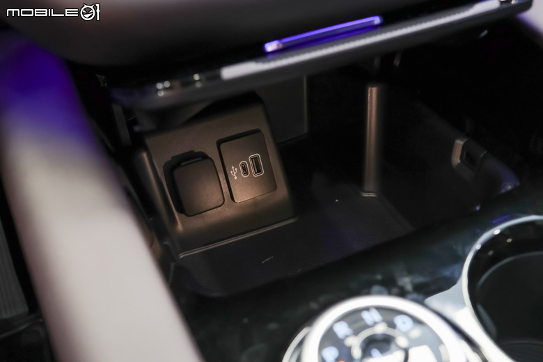 Ford Explorer 實車巡迴展示現場賞析｜美製經典七人座休旅挑戰國內大型SUV市場！