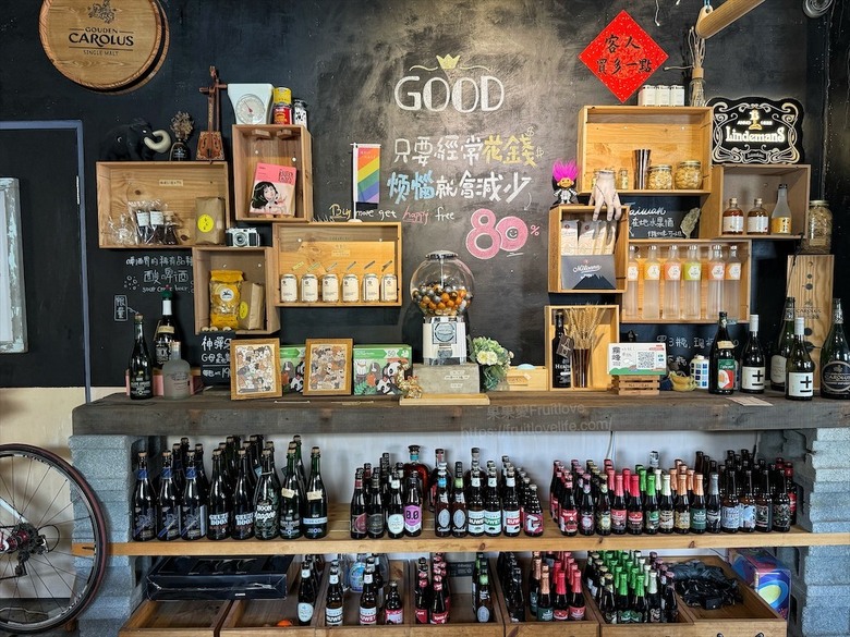 很chill的深夜食堂，無水咖喱、義大利麵、點心、豐富餐酒、寵物友善，聚餐小酌首選