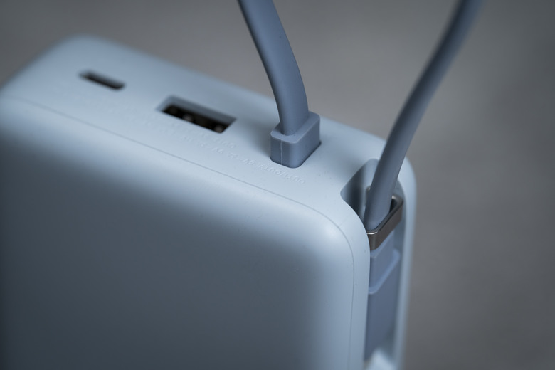 【開箱測試】Xiaomi 自帶線行動電源 20000 67W 你想買來充筆電?先等等