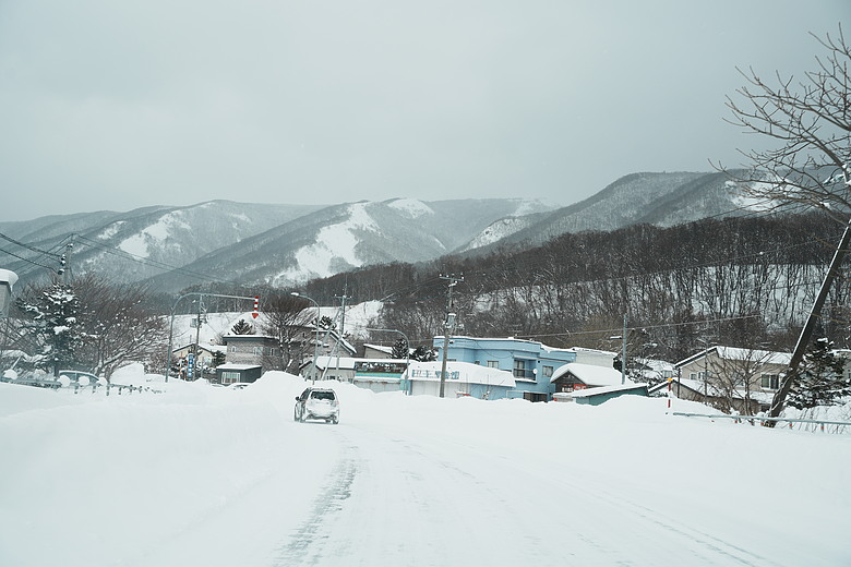 點我看大圖 2026 北海道12天小蜜月 (終)『暴風雪裡的余市蒸餾所 & 北海道唯一米其林三星法餐』