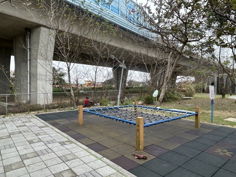 桃 園 大 園 「 國 門 之 都 」追 機 行