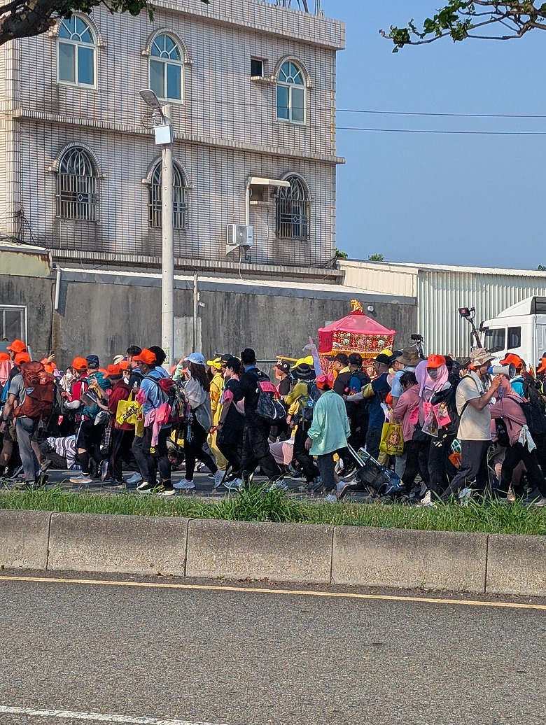 點我看大圖 2026 進香大白 白沙媽進香 地表最強的散步之旅 熱血熬夜12小時