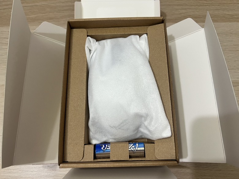 ［輕開箱］ROG IMPACT III 月光白 無線電競滑鼠