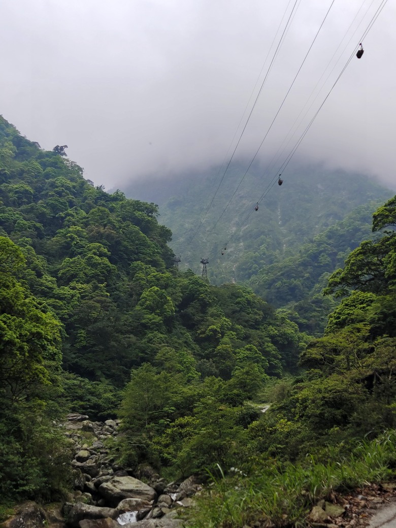 背著書包去越野－－武荖坑林道信大水泥大白山礦路