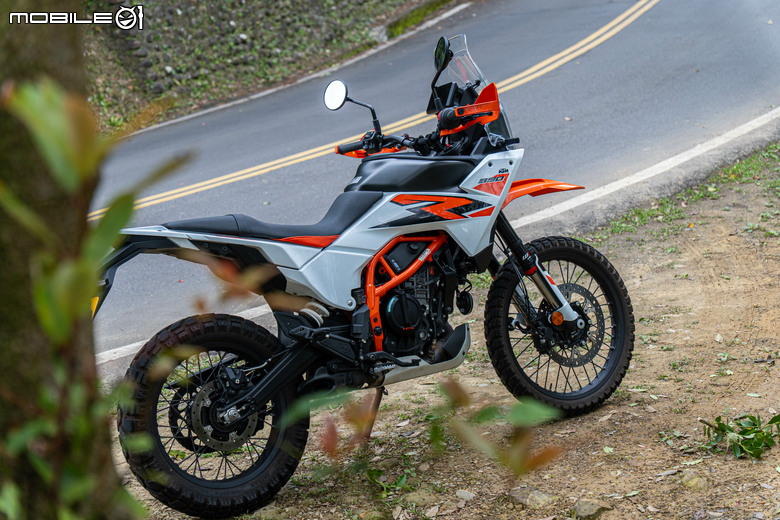 點我看大圖 KTM 390 Adventure R 試駕|橘火燎原,笑傲千山!