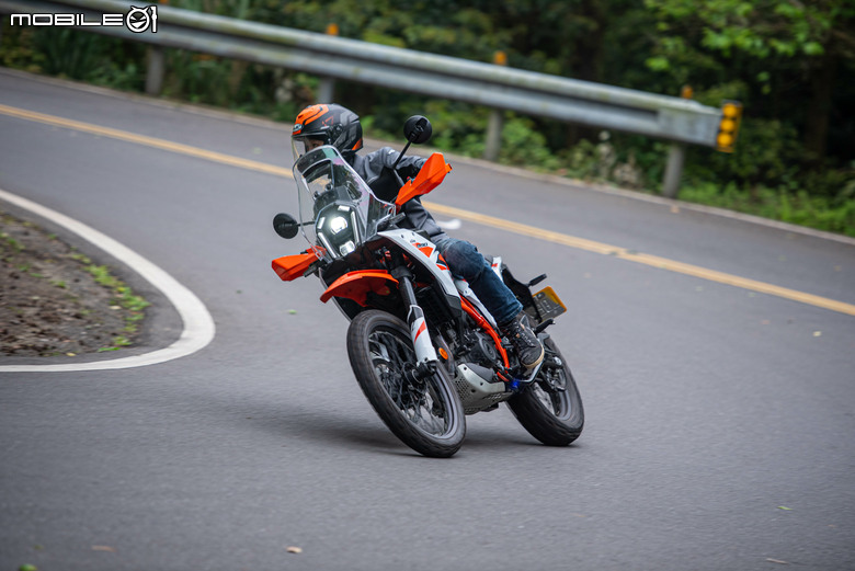 點我看大圖 KTM 390 Adventure R 試駕|橘火燎原,笑傲千山!
