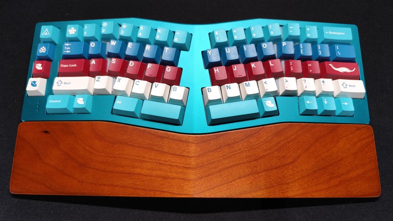 客製化鍵盤組裝套件 QwertyKeys Neo Ergo 開箱