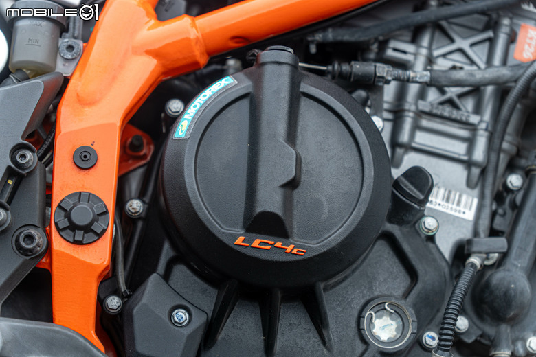 點我看大圖 KTM 390 Adventure R 試駕|橘火燎原,笑傲千山!