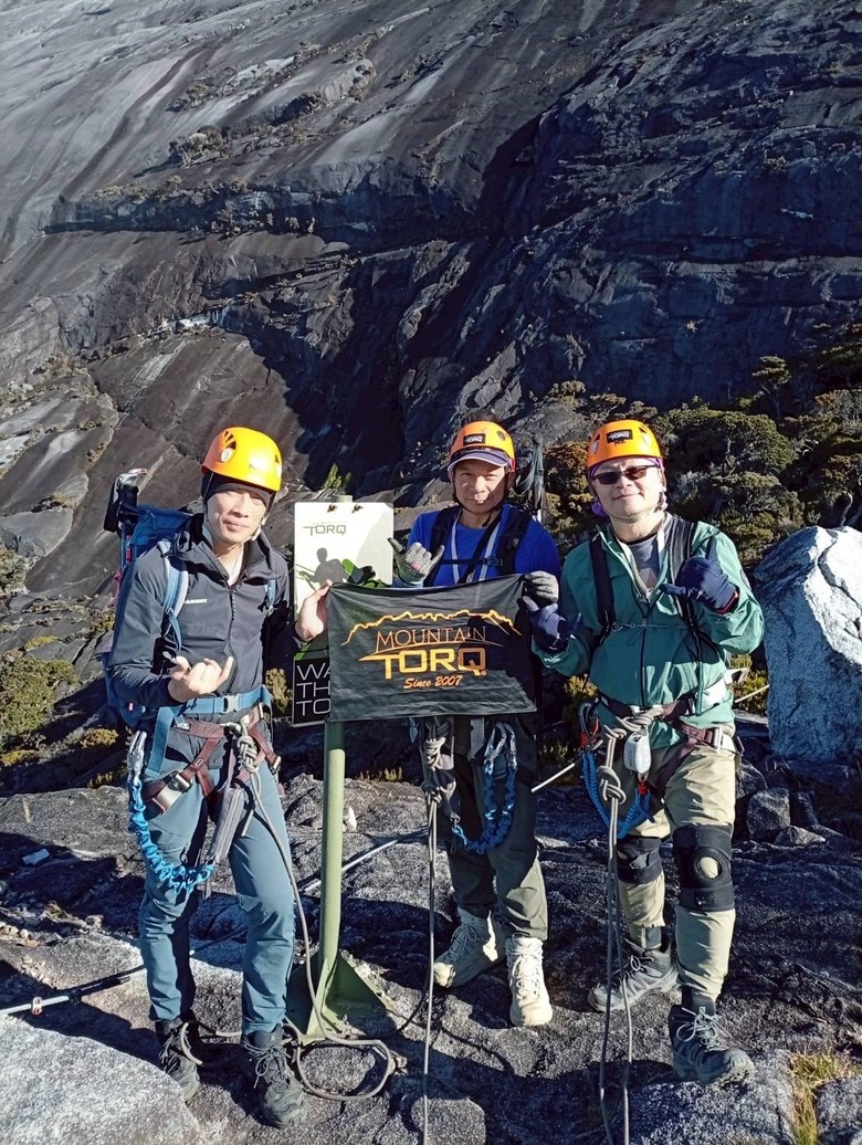 一神, 二玉, 三富士山~ 1,2,3準備出國去爬山 ! 3,2,1 自我挑戰好得意 !