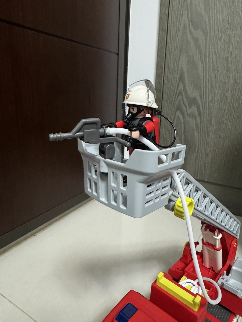 【玩具開箱】原本只是想買一組玩具車，結果孩子玩出一整個救援世界 Power Planet 消防玩具組