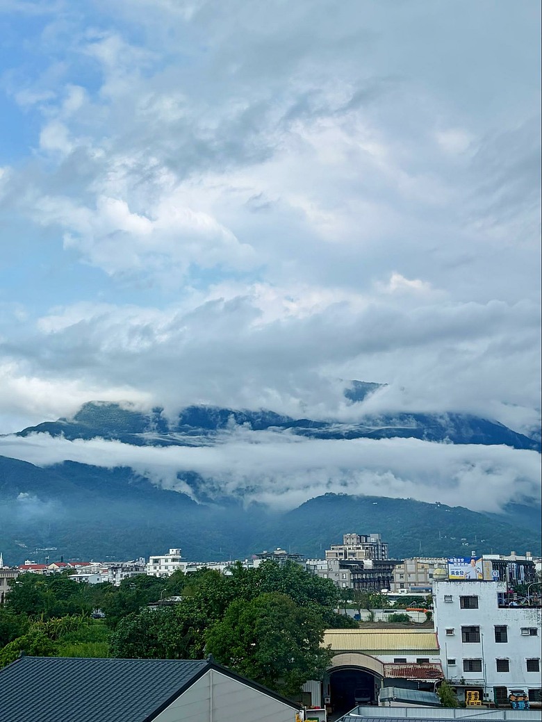 ⛰️2026花蓮住宿推薦｜新開幕民宿有山景、有早餐，續住送花蓮世紀生甜甜圈配柚花奶茶，這家懶人電梯民宿必存