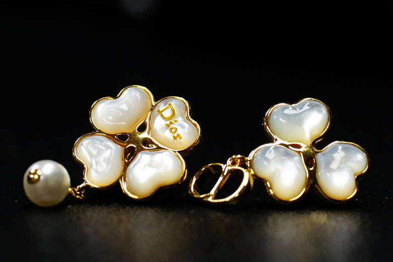 Dior Sparkling Clover 耳環