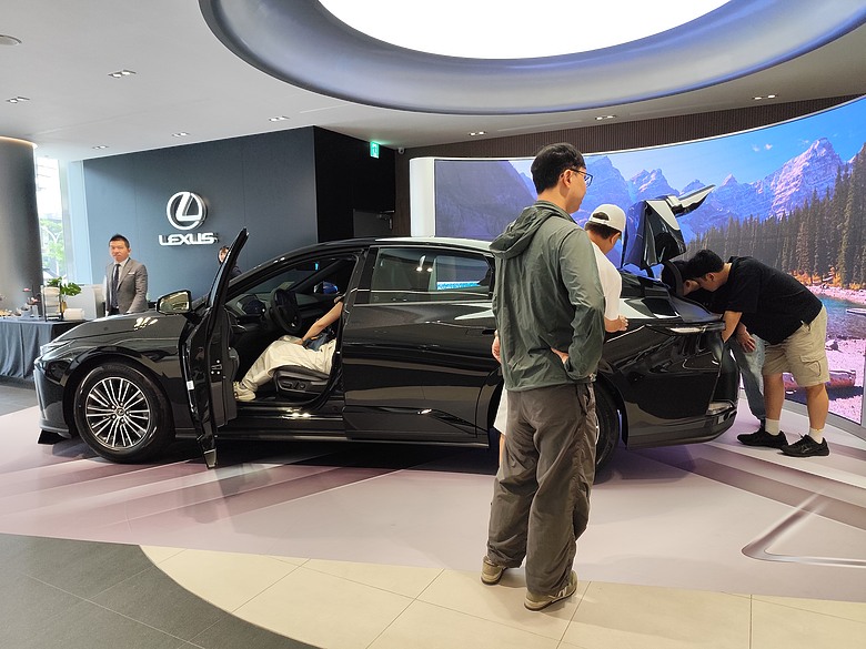 2026 LEXUS ES300H 新車展間直擊!!