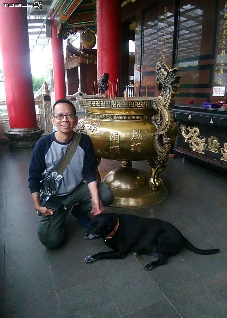 點我看大圖 黑龍在天~緬懷天堂的阿龍、小黑