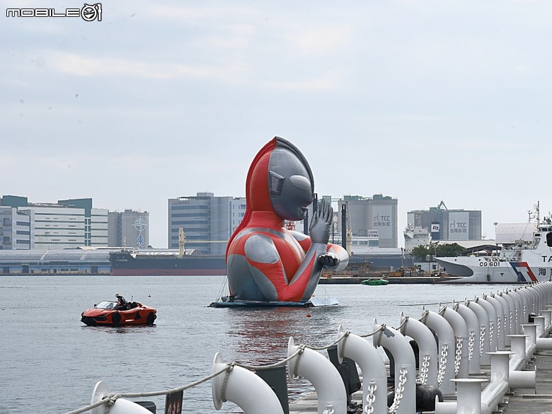 哈瑪星鐵道園區、舊打狗驛故事館、高雄港車站北號誌樓、鐵道園區天空雲台、金馬賓館當代美術館、打狗水道量水器室,附掛2026高雄冬日遊樂園紀實 — 冬日高雄港濱散策 哈瑪星鐵道園區篇