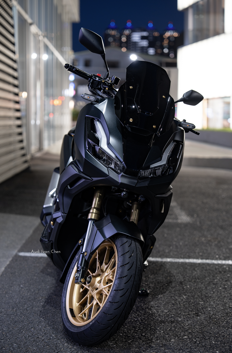 ADV350 改裝心得|Andreani 前叉+Öhlins 後避震全面升級