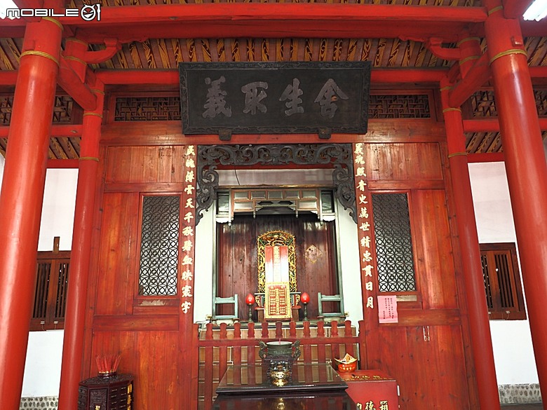 彰化 彰邑聖王廟(威惠宮)、大西門福德祠、彰邑關帝廟、彰邑慶安宮、懷忠祠、曇花佛堂、梨春園曲館 — 彰化市區古蹟探訪之一
