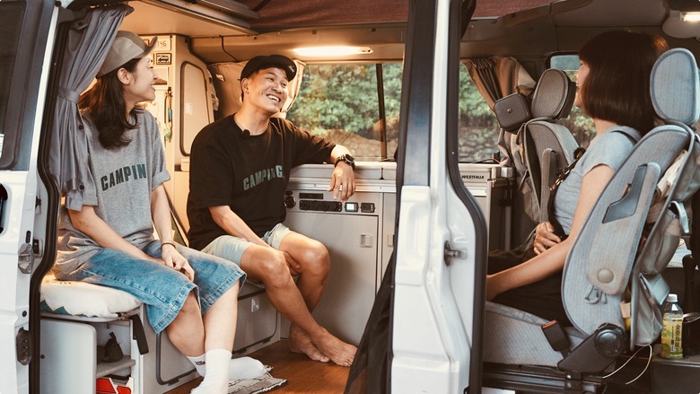 DIY改裝福斯露營車 頭城小夫妻的車宿心得｜300元超值車泊點