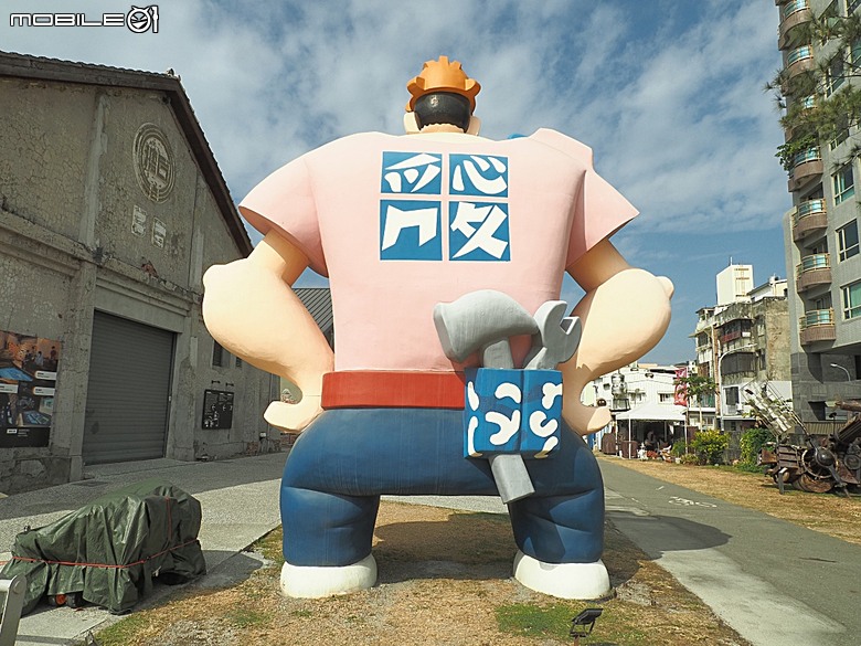 駁二藝術特區(蓬萊倉庫、大勇倉庫、大義倉庫)、大港橋、哈瑪星台灣鐵道館、典藏駁二餐廳 ARTCO、李家圓仔湯 — 冬日高雄港濱散策 駁二篇