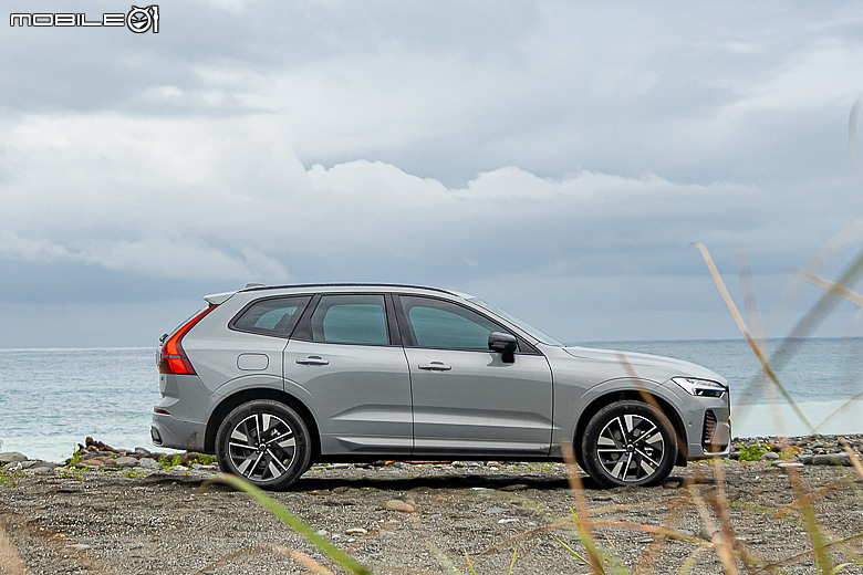 Volvo 小改款 XC60 B5 試駕｜保留核心優勢，高級感再強化！