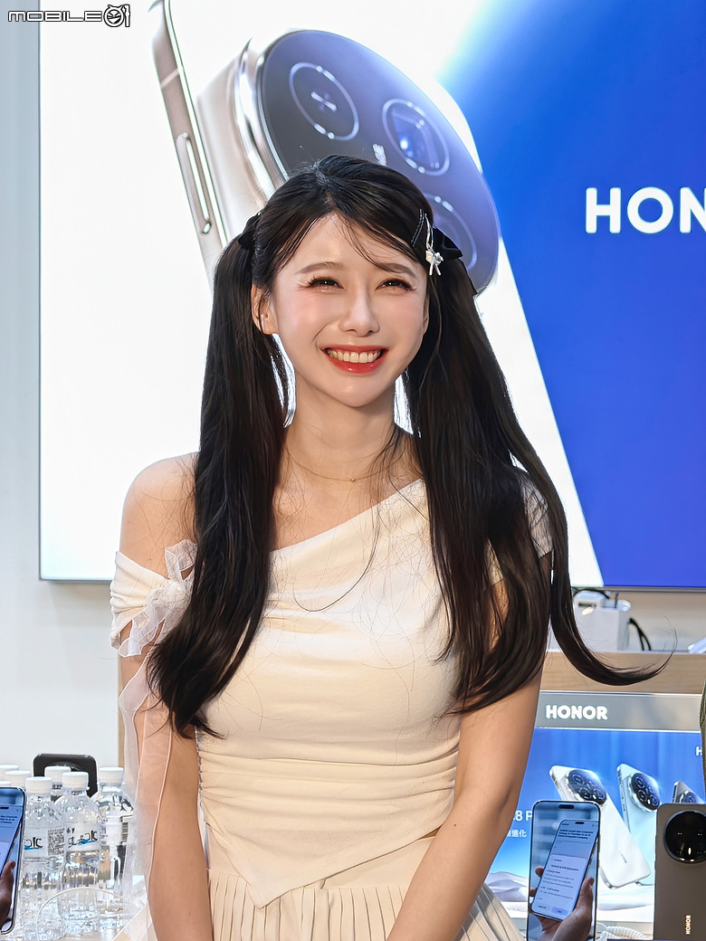 HONOR Magic8 Pro 兩週狂銷千台，李雅英助陣三創體驗店盛大開幕！