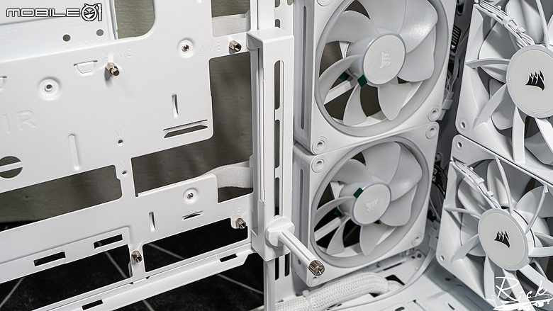點我看大圖 【開箱】木紋靜謐氣息 | CORSAIR FRAME 4000D WOOD RS WHITE
